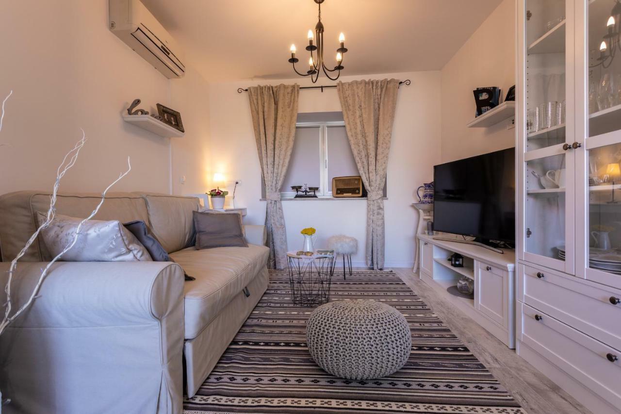 Relax Village Home Mare คิร์ก ภายนอก รูปภาพ